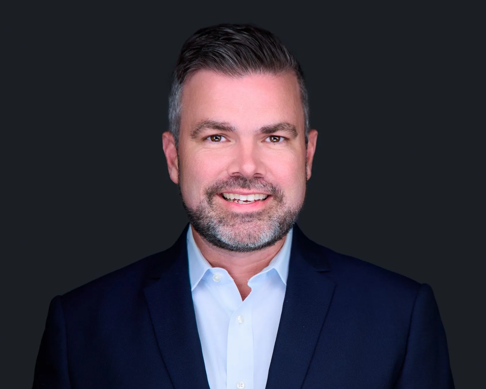 Real estate agent portrait photographer